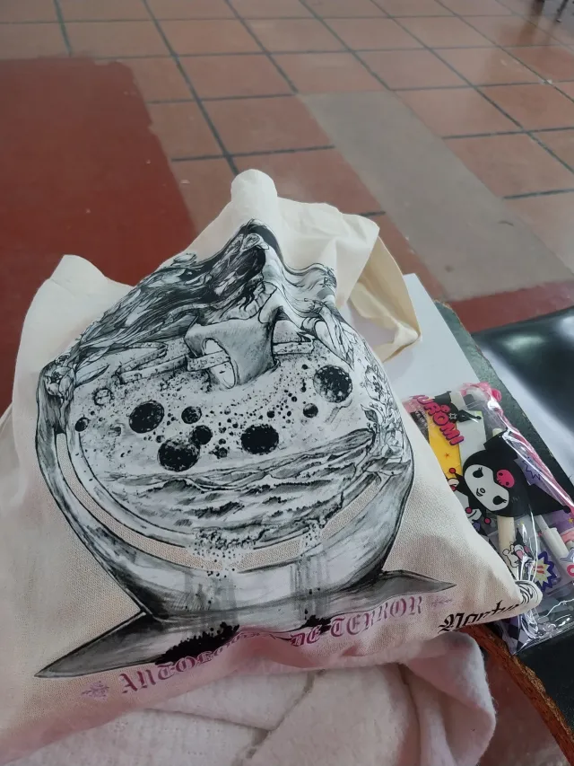 Tote bag