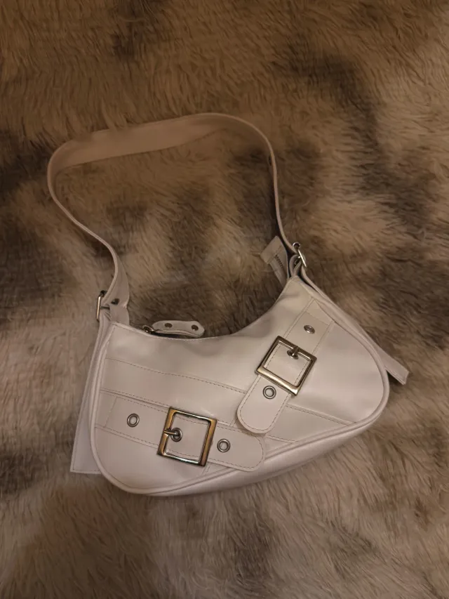 ZARIA WHITE 3