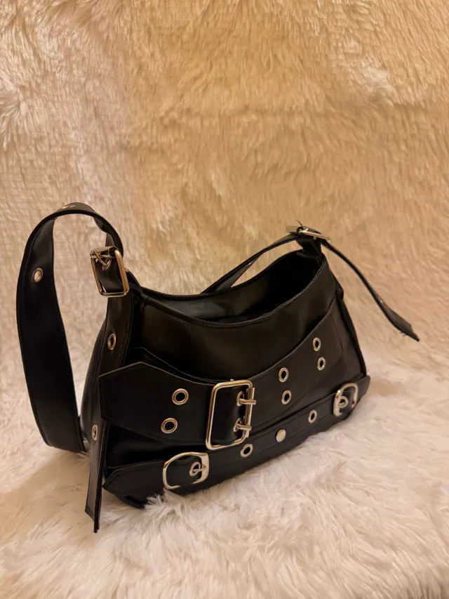 SAVIA BLACK