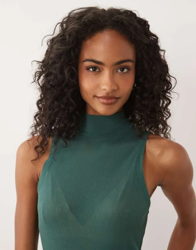 Musculosa Morley cuello alto verde