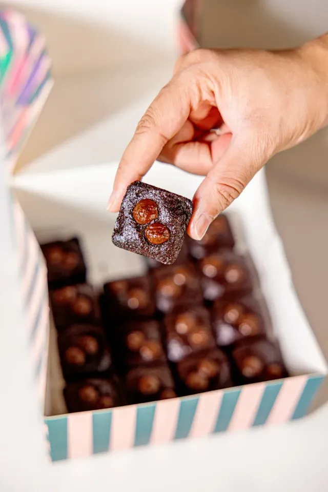 Box mini brownies